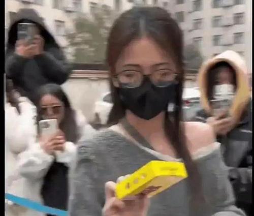 娱乐专门爆料吃瓜视频,独家爆料，吃瓜视频带你领略幕后风云  第2张